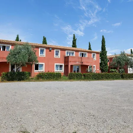 Boutique In With Swimming Pool *
