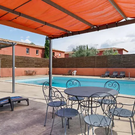 Boutique In With Swimming Pool *